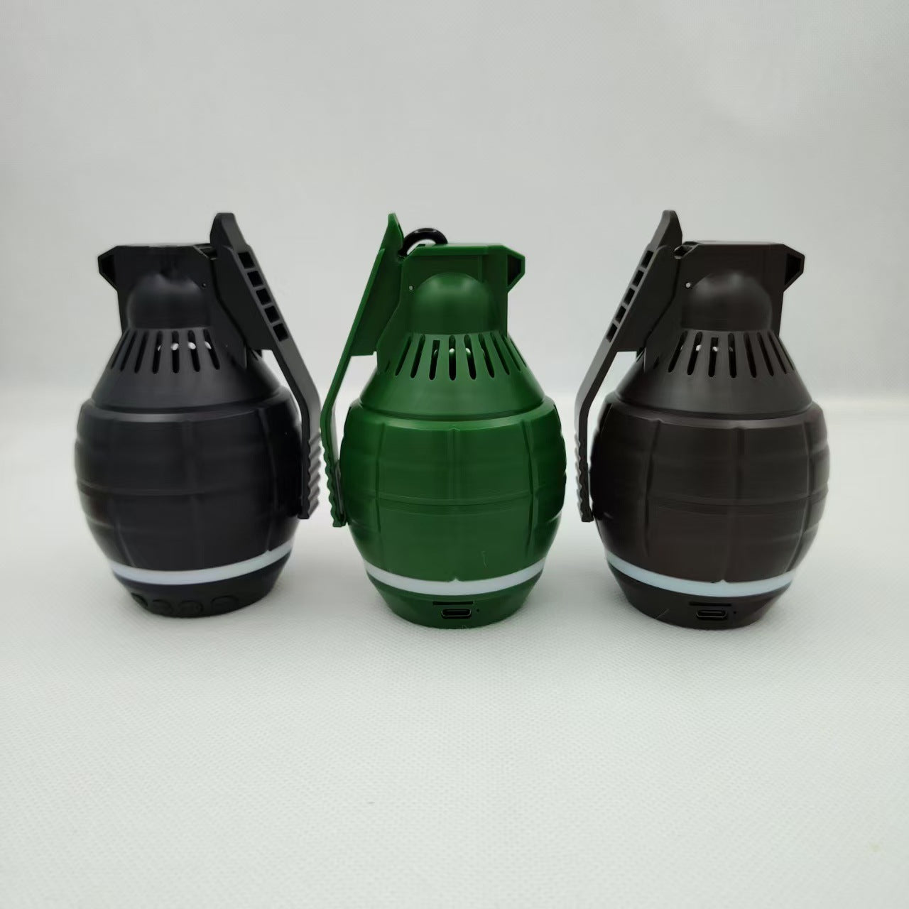 New Wireless Bluetooth Speaker Grenade Portable with FM Radio Bluetooth Speaker Outdoor Hiking Subwoofer